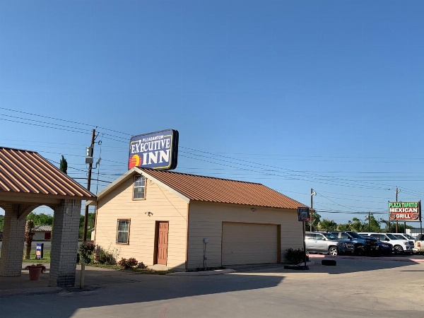 Pleasanton Executive Inn image 14