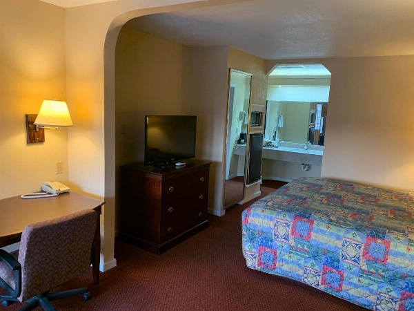 Pleasanton Executive Inn image 16