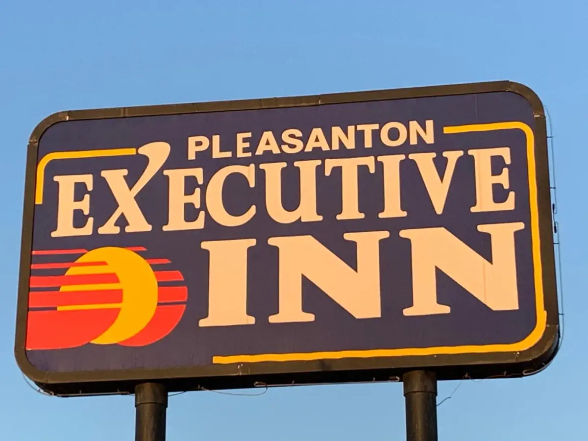 Pleasanton Executive Inn 4