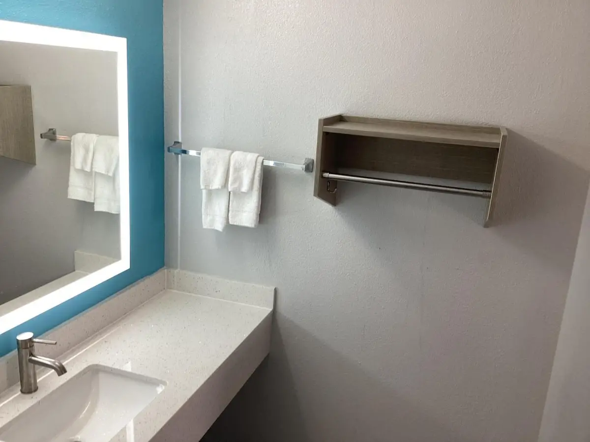 Pleasanton Executive Inn 6